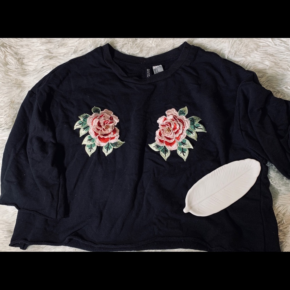 Trendy & fun tee - Picture 2 of 4